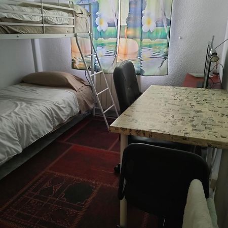 Habitacion Privada, Luminosa Y Bien Comunicada Madrid Dış mekan fotoğraf